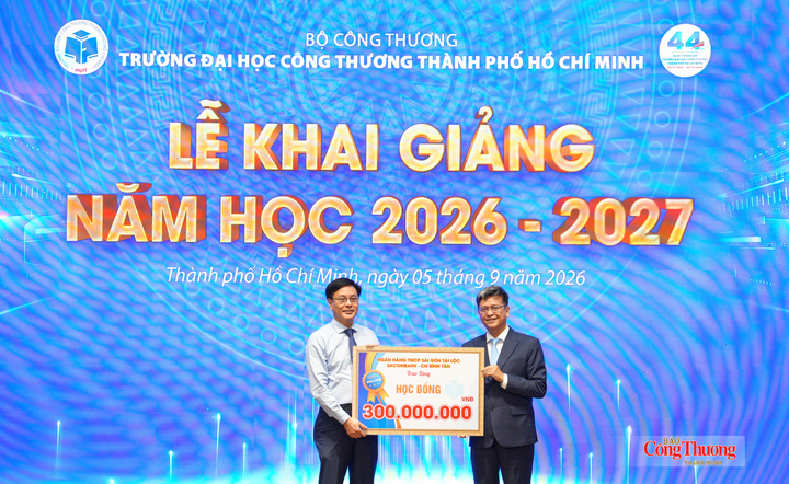 HUIT bước vào năm học mới, lấy công nghệ nâng tầm người học - 7