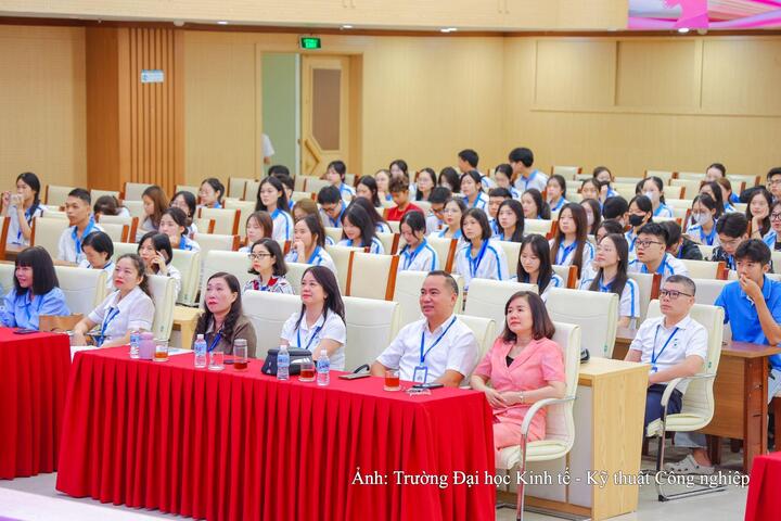 Trường Đại học Kinh tế - Kỹ thuật Công nghiệp nâng cao chất lượng đào tạo - 2