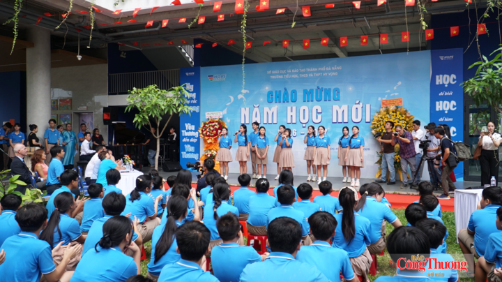 Lễ khai giảng giản dị của trường Tiểu học, THCS và THPT Hy Vọng