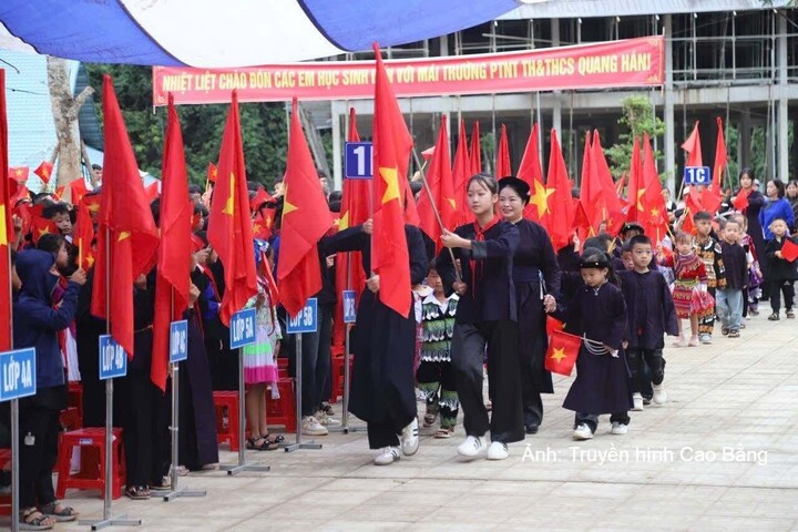 Lễ khai giảng năm học mới tại Trường Phổ thông nội trú Tiểu học và THCS Quang Hán, tỉnh Cao Bằng.
