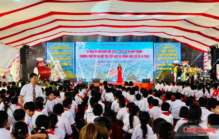 Lễ khai giảng tại điểm cầu Trường Phổ thông nội trú Tiểu học và THCS Ia Púch.