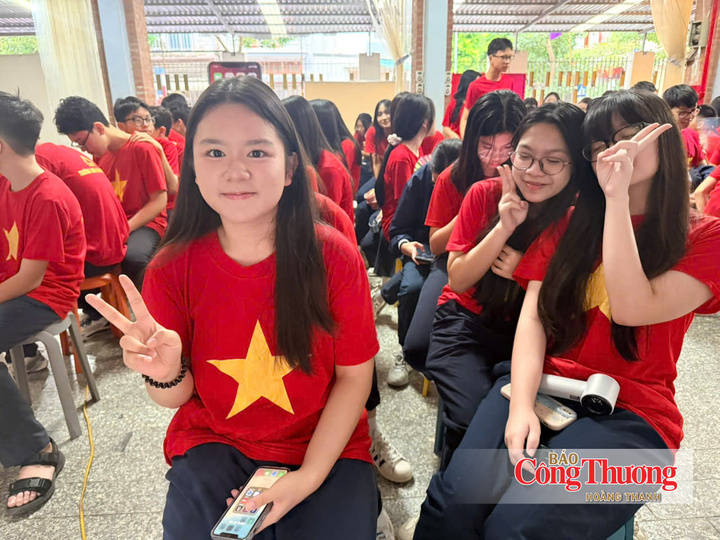 Những gương mặt đầy háo hức, tự tin sẵn sàng cho năm học mới.