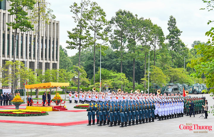 Sáng 5/9, lễ đón chính thức Tổng thống Myanmar Min Aung Hlaing và Phu nhân đã được tổ chức trọng thị tại Nhà Quốc hội, dưới sự chủ trì của Tổng Bí thư, Chủ tịch nước Tô Lâm và Phu nhân.