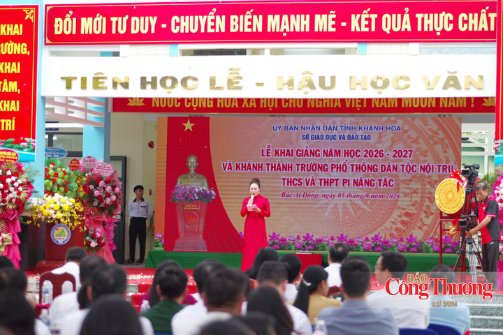 Quang cảnh buổi lễ khai giảng.