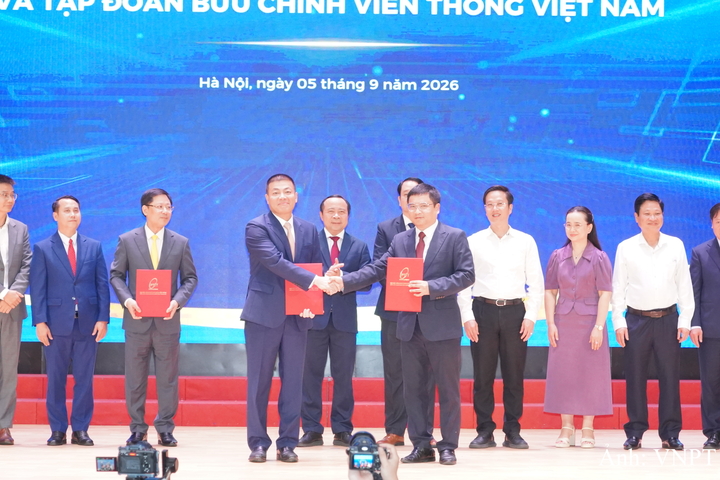 VNPT và PTIT ký biên bản thỏa thuận hợp tác, đẩy mạnh ứng dụng trí tuệ nhân tạo toàn diện vào giáo dục.