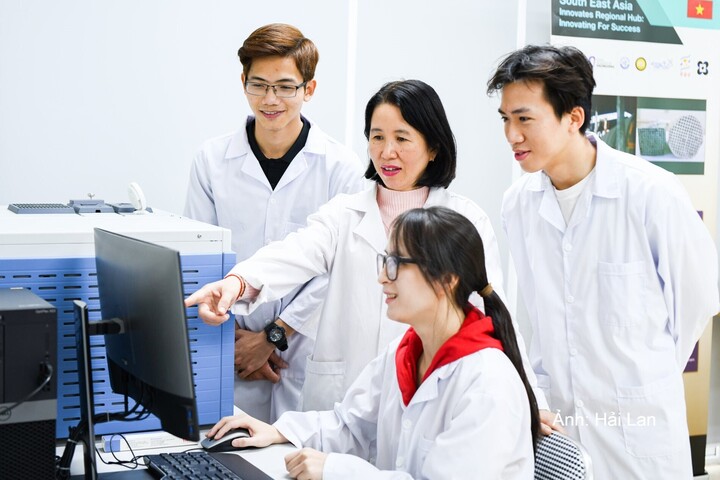 Hà Nội triển khai chính sách hỗ trợ nghiên cứu sinh học tập tại cơ sở đào tạo trong nước để giải quyết bài toán lớn của thành phố. Ảnh minh họa: Hải Lan