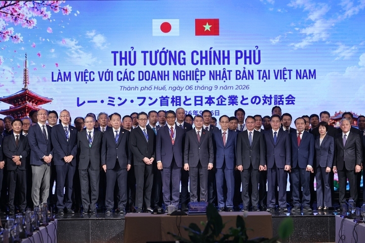 Thủ tướng chụp ảnh chung cùng các đại biểu - Ảnh: chinhphu.vn/Nhật Bắc