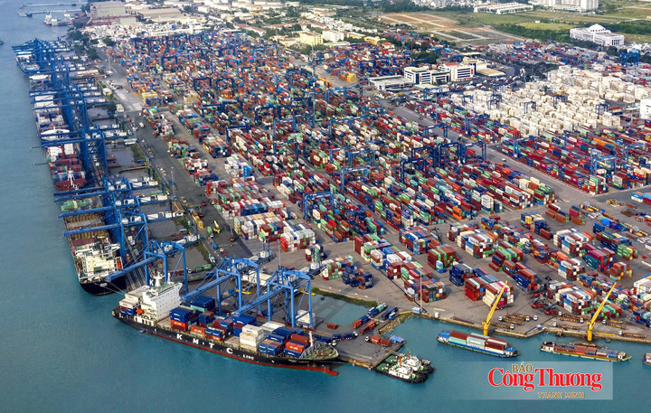 Trong 8 tháng đầu năm 2026, tổng kim ngạch xuất khẩu đạt gần 66 tỷ USD, tiếp tục là điểm sáng trong bức tranh kinh tế TP. Hồ Chí Minh.