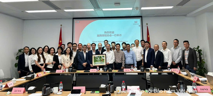 Đoàn công tác Quỹ Bảo hiểm xe cơ giới Việt Nam thăm và làm việc tại Trung Quốc.