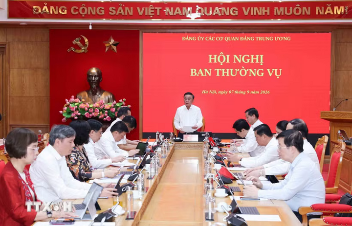 Đồng chí Trần Cẩm Tú, Ủy viên Bộ Chính trị, Thường trực Ban Bí thư, Bí thư Đảng ủy các cơ quan Đảng Trung ương phát biểu chỉ đạo hội nghị. Ảnh: Phương Hoa/TTXVN