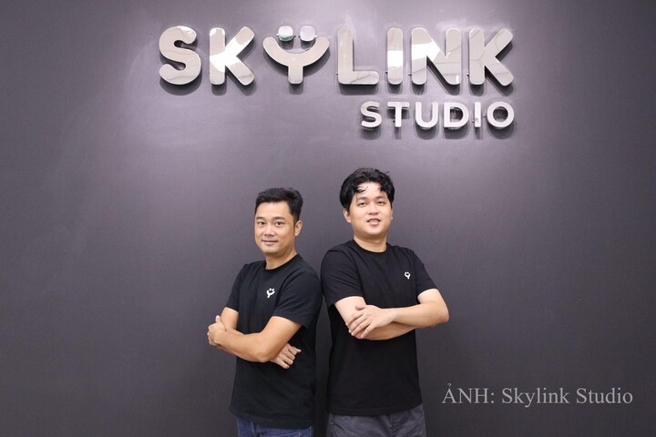 Bộ đôi lãnh đạo Skylink Studio: Founder & CEO Nguyễn Ngọc Tuấn Lợi (bên trái) và Giám đốc Sáng tạo Đặng Tuấn Vinh. Nguồn ảnh: Skylink Studio