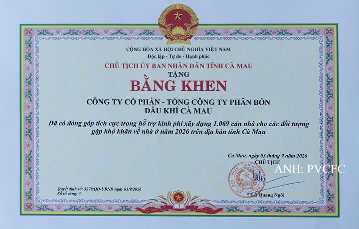 Bằng khen của Chủ tịch UBND tỉnh Cà Mau trao tặng Phân bón Cà Mau. Ảnh: PVCFC