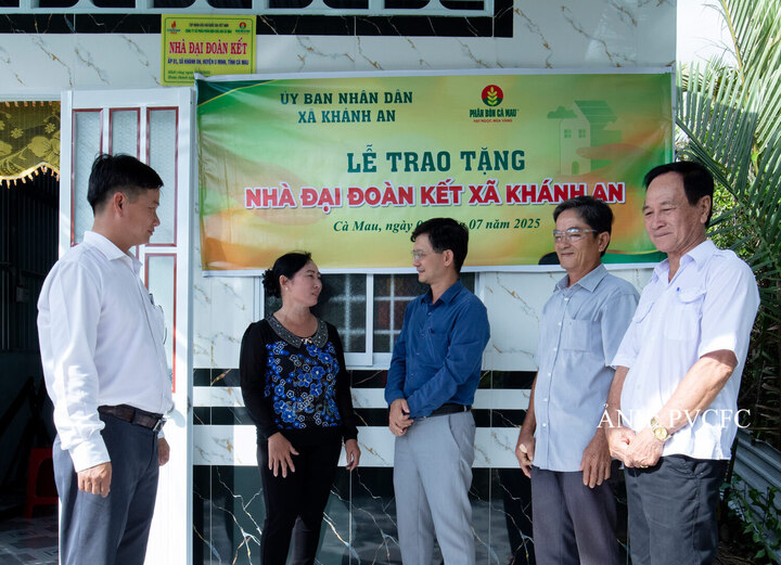 Phân bón Cà Mau đồng hành chăm lo nhà ở cho người dân có hoàn cảnh khó khăn tại Cà Mau. Ảnh: PVCFC