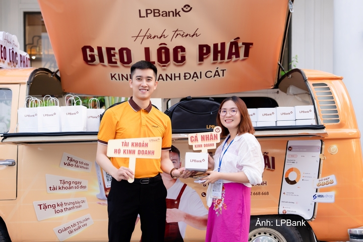 LPBank tổ chức hành trình “Gieo lộc phát – Kinh doanh đại cát” tại các tỉnh thành từ Bắc vào Nam.
