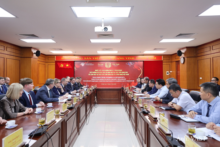 Đoàn công tác Bộ Khoa học và Giáo dục Đại học Liên Bang Nga thăm và làm việc với VAST ngày 21/5/2026.
