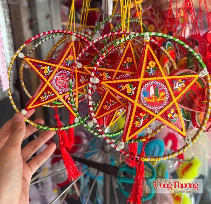Hàng Mã rực rỡ, đồ chơi Trung thu ‘hút khách’ - 8