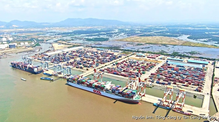 TP. Hồ Chí Minh đặt ra mục tiêu giai đoạn 2026 – 2035 giảm chi phí logistics so với tổng sản phẩm thành phố giảm xuống tương đương còn 11 đến 14%. Trong ảnh: Cảng Tân Cảng – Cái Mép Thị Vải (TCTT).