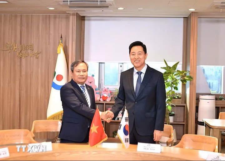 Chủ tịch UBND TP. Hà Nội Vũ Đại Thắng làm việc với Thị trưởng Seoul Oh Se-hoon.