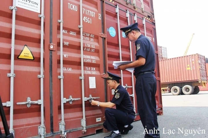 Lực lượng Hải quan khu vực II là 'tấm khiên' kiểm soát hàng rủi ro, bảo vệ doanh nghiệp chân chính.