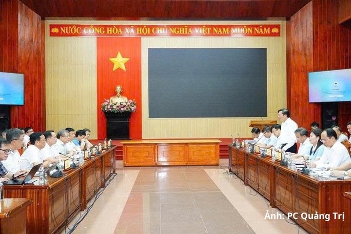 Toàn cảnh buổi làm việc.
