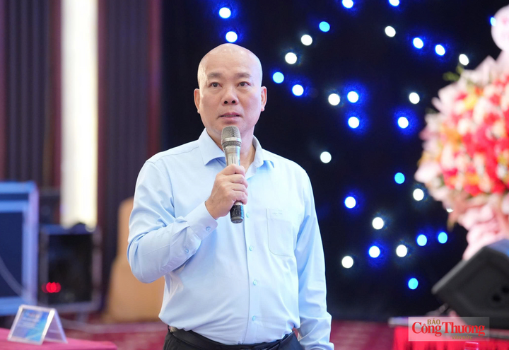 Ông Vũ Bá Phú - Cục trưởng Cục Xúc tiến thương mại, Bộ Công Thương phát biểu tại diễn đàn