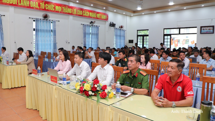 Hội nghị Truyền thông phòng tránh giảm nhẹ thiên tai tại xã Phú Thuận.