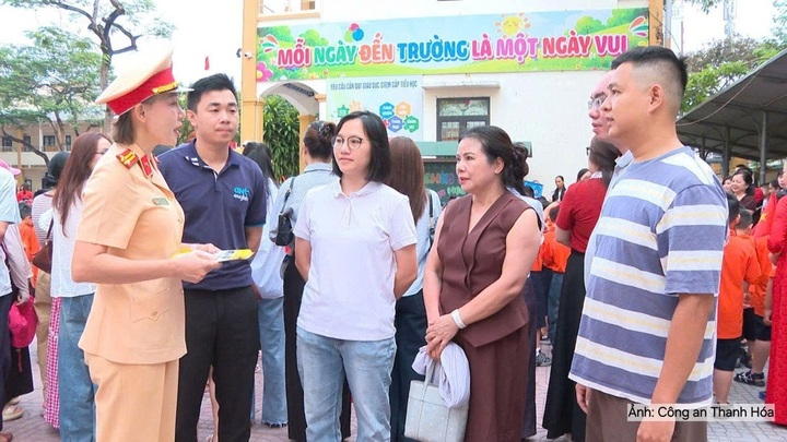 Giữ bình yên từ những việc gần dân - 7