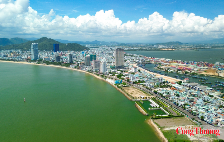 Mô hình “Ba trục hành lang động lực - Hai khu kinh tế - Ba khu vực động lực - Bốn vùng kinh tế” trở thành khung tổ chức không gian quan trọng trong điều chỉnh Quy hoạch tỉnh thời kỳ 2021-2030, tầm nhìn đến năm 2050.