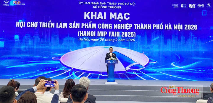 Ông Trần Đức Hải, Giám đốc Sở Công Thương Hà Nội phát biểu tại lễ khai mạc.