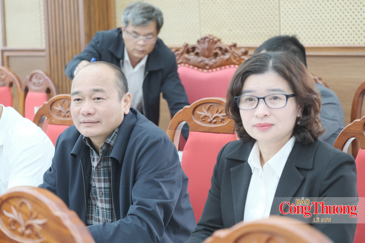 Các đại biểu tham dự hội nghị.