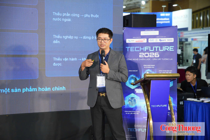 Đại diện doanh nghiệp pitching tại toạ đàm trong khuôn khổ sự kiện.