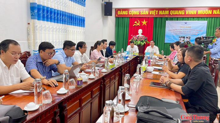 Quang cảnh tại buổi họp báo.