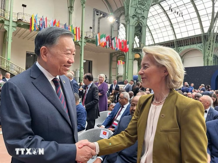 Tổng Bí thư, Chủ tịch nước Tô Lâm và Chủ tịch Ủy ban châu Âu Ursula von der Leyen tham dự hội nghị. Ảnh: Thống Nhất/TTXVN