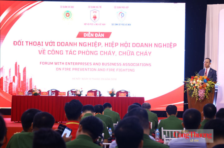 Ông Nguyễn Đỗ Tùng Cương, Chủ tịch Hiệp hội PCCC và CNCH Việt Nam phát biểu khai mạc