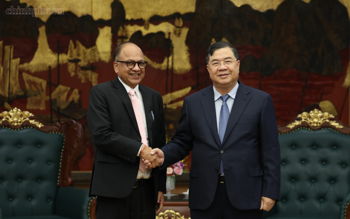 Phó Thủ tướng Thường trực Phạm Gia Túc tiếp ông Ranja Sachdeva, Tổng Giám đốc Công ty Siam City Cement Public Company Limited - Ảnh: chinhphu.vn/Phương Nguyên
