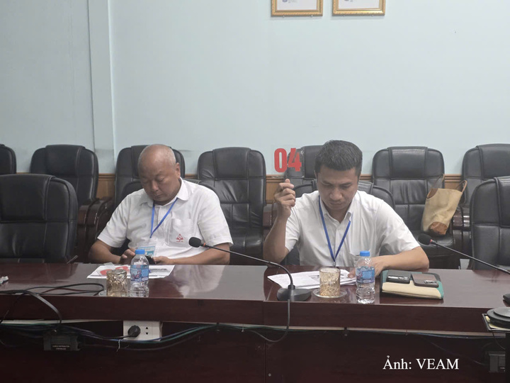 Khách hàng tham gia đấu giá xe ngày 10/9