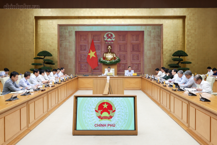 Thủ tướng Chính phủ Lê Minh Hưng chủ trì cuộc làm việc với Bộ Tài chính và các bộ, ngành, cơ quan liên quan về 4 dự án luật - Ảnh: chinhphu.vn/Nhật Bắc