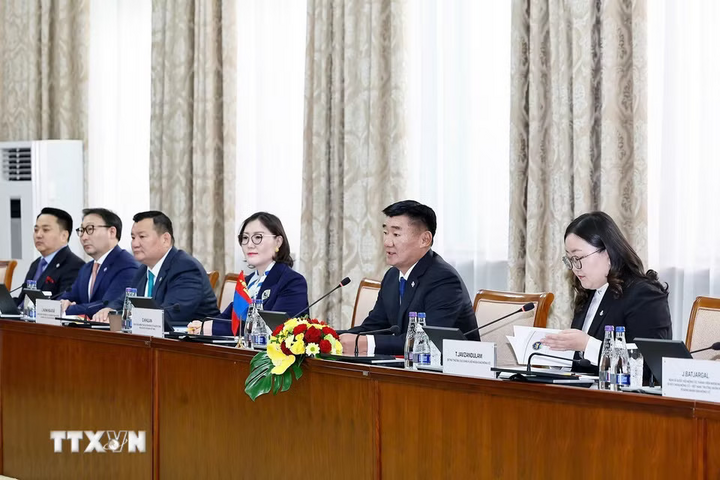 Chủ tịch Quốc hội Trần Thanh Mẫn hội đàm với Chủ tịch Quốc hội Mông Cổ Sandag Byambatsogt phát biểu. Ảnh: Doãn Tấn/TTXVN