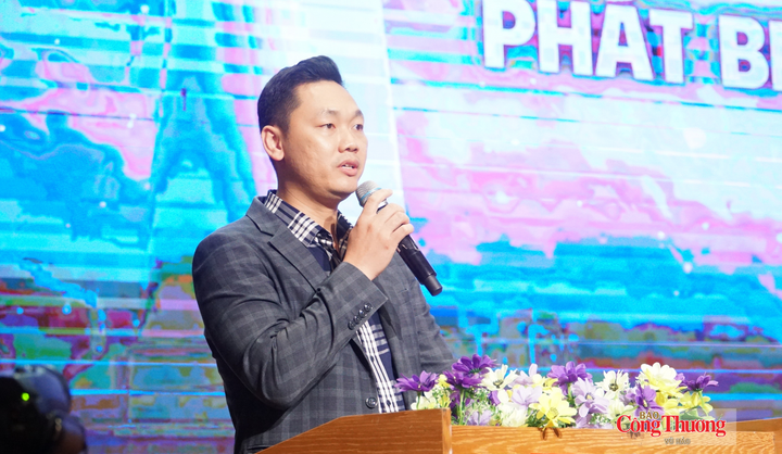 Ông Trần Văn Trọng, Phó Chủ tịch Hiệp hội Thương mại điện tử Việt Nam (VECOM) phát biểu tại chương trình.