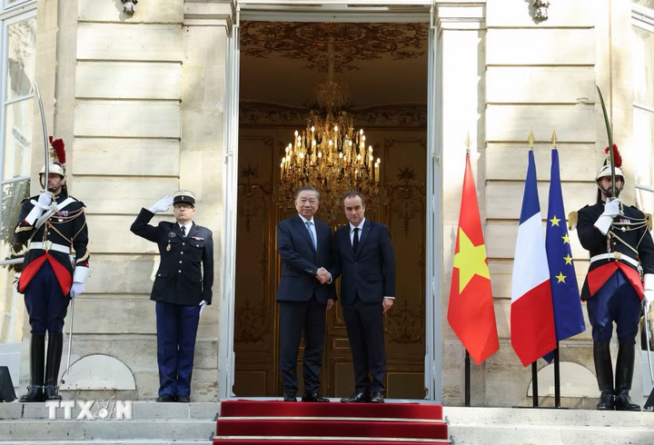 Tổng Bí thư, Chủ tịch nước Tô Lâm hội kiến Thủ tướng Pháp Sébastien Lecornu. Ảnh: Thống Nhất/TTXVN