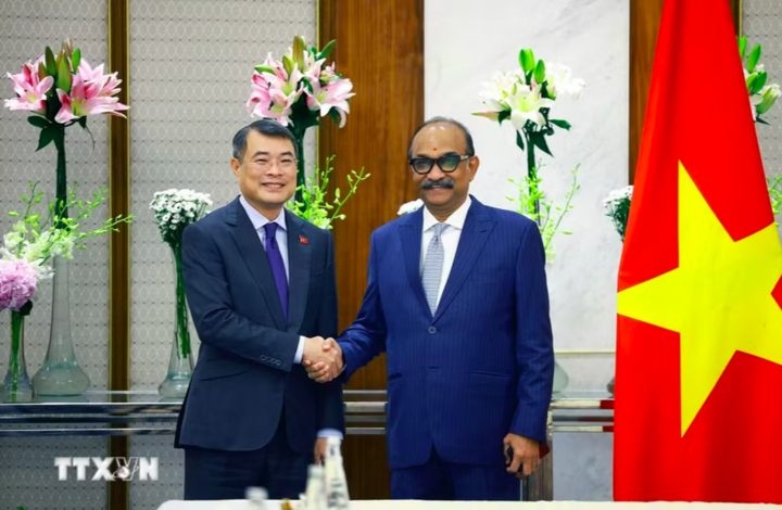 Thủ tướng Lê Minh Hưng tiếp ông Grandhi Mallikarjuna Rao, Chủ tịch Tập đoàn GMR của  Ấn Độ. Ảnh: (Dương Giang/TTXVN)