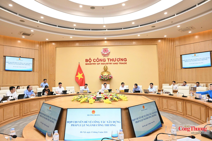 Bộ trưởng Bộ Công Thương Lê Mạnh Hùng đã chủ trì cuộc họp chuyên đề về công tác xây dựng, hoàn thiện thể chế ngành Công Thương.