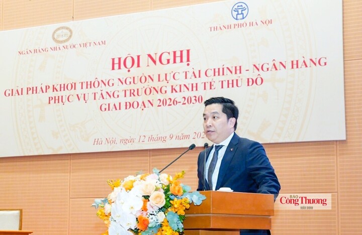 Ông Bạch Thành Long, Phó Tổng Giám đốc Vietcombank phát biểu tại hội nghị.