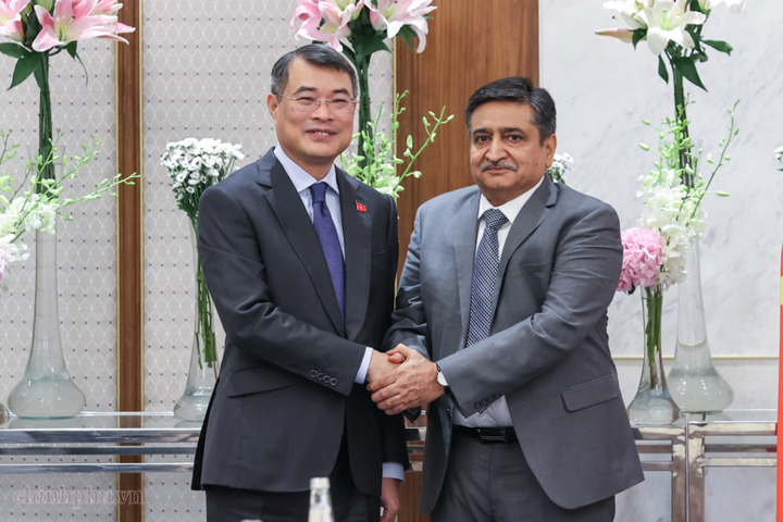 Thủ tướng Chính phủ Lê Minh Hưng tiếp ông Sanjay Dhawan, Phó Chủ tịch Tập đoàn ACME - Ảnh: chinhphu.vn/Nhật Bắc