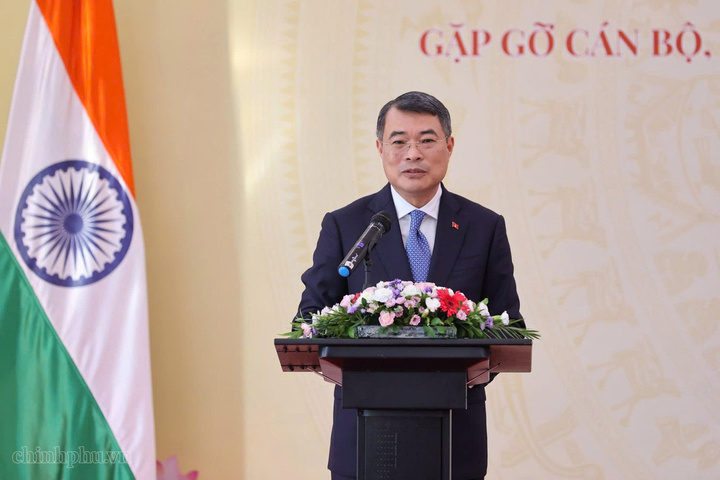 Thủ tướng Lê Minh Hưng ghi nhận, đánh giá cao Đại sứ quán đã phối hợp với các cơ quan liên quan chuẩn bị tốt cho chuyến công tác lần này của đoàn đại biểu cấp cao Việt Nam cũng như chuyến thăm cấp Nhà nước tới Ấn Độ vào tháng 5/2026 của đồng chí Tổng Bí thư, Chủ tịch nước Tô Lâm - Ảnh: chinhphu.vn/Nhật Bắc