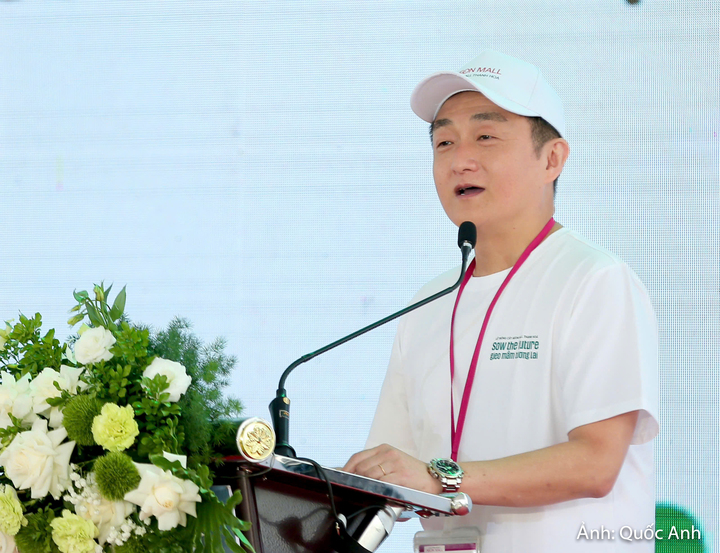 Ông Kobayashi Junichi, Phó Tổng Giám đốc Công ty TNHH AEONMALL Việt Nam phát biểu tại buổi lễ.