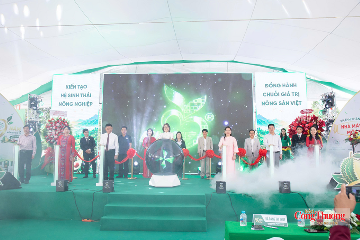 Nghi thức khánh thành Nhà máy cấp đông chế biến nông sản xuất khẩu của Ban Mê Green Farm.