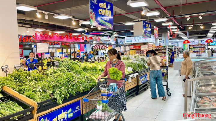 Co.opmart triển khai nhiều ưu đãi Trung thu, giảm giá 20 - 50%, tặng quà và nhân điểm tích lũy, tri ân khách hàng và kích cầu mua sắm.