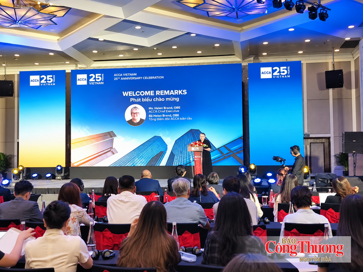 Bà Helen Brand, OBE, Tổng Giám đốc ACCA toàn cầu phát biểu tại sự kiện.