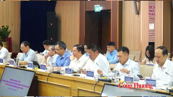 Đại diện lãnh đạo các bộ, ngành tham dự buổi làm việc.
